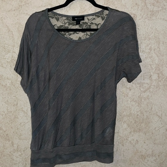 💕AB Studio Short Sleeve Size Medium - Picture 1 of 3